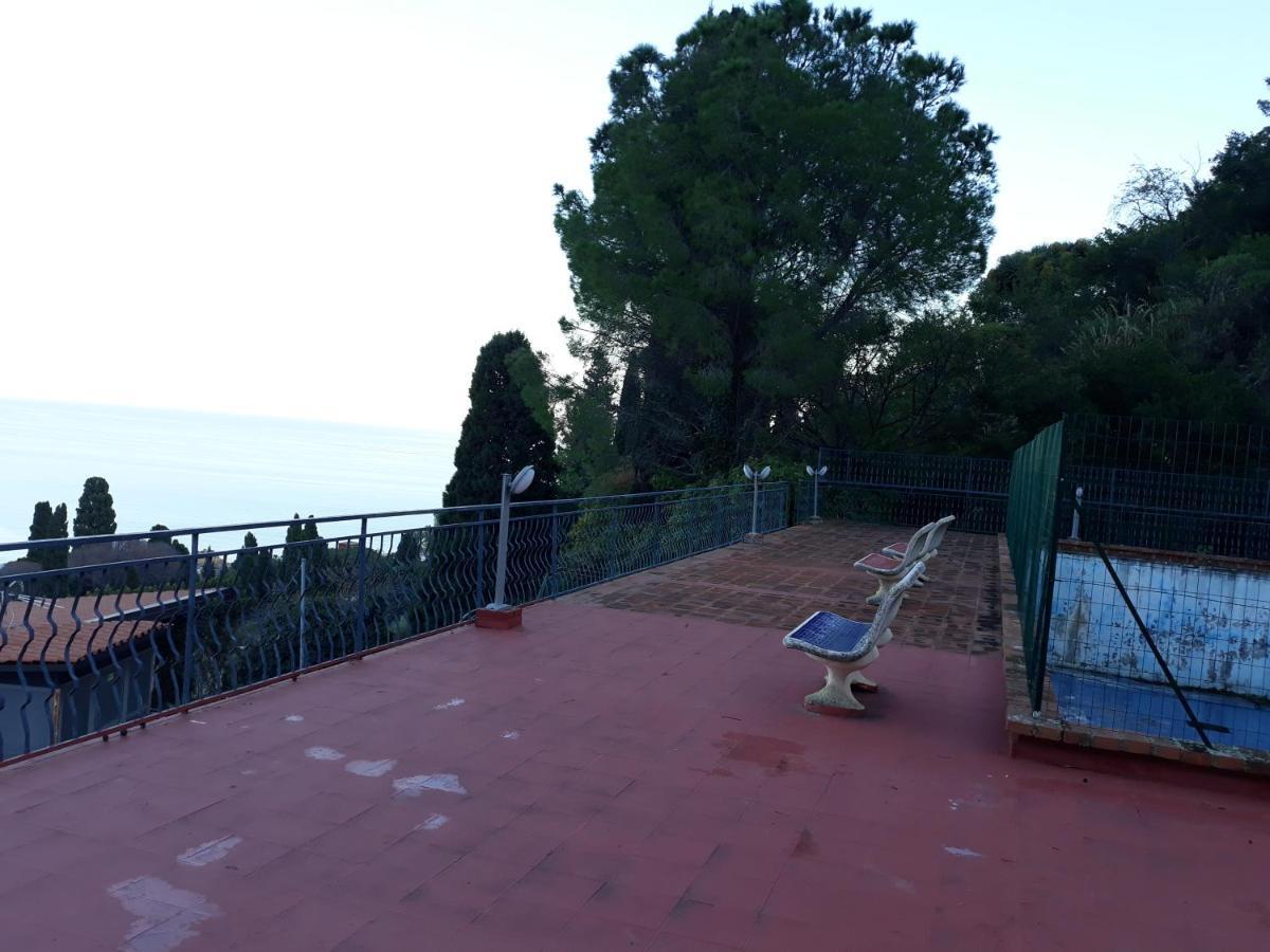 F&L A Taormina Lägenhet Exteriör bild