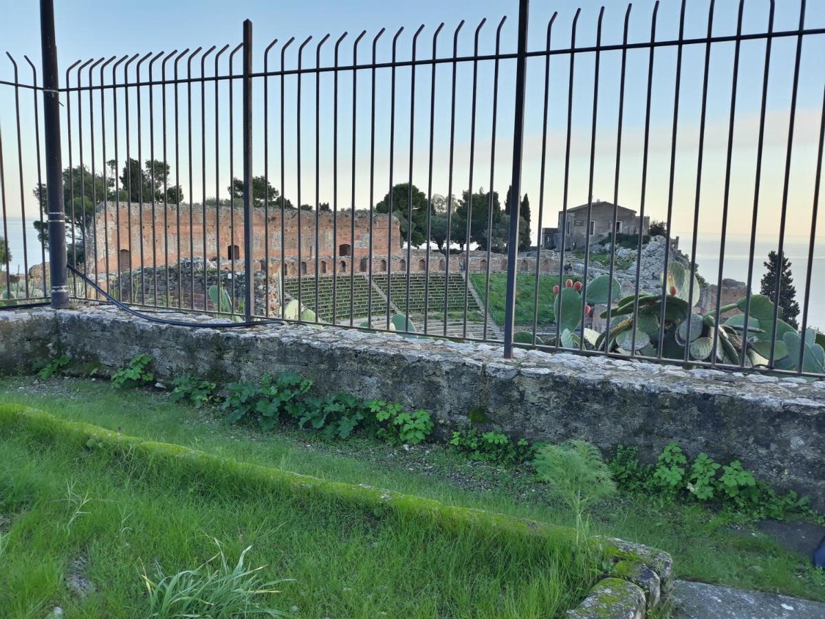 F&L A Taormina Lägenhet Exteriör bild