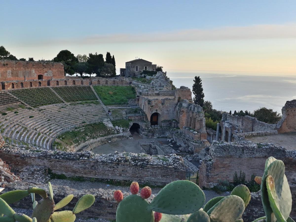 F&L A Taormina Lägenhet Exteriör bild